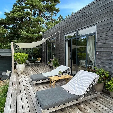 Elegant Summer House Overlooking בית נופש *