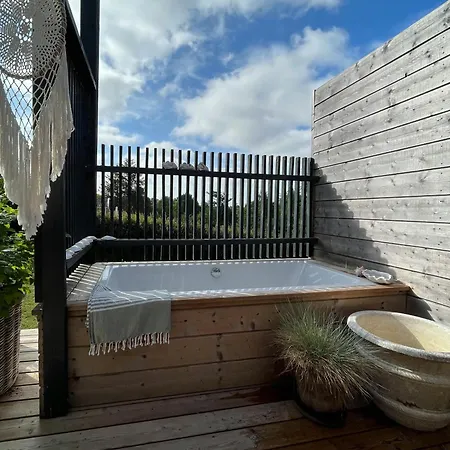 בית נופש Elegant Summer House Overlooking