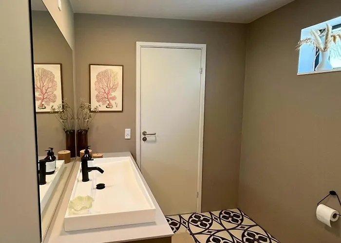 בית נופש Elegant Summer House Overlooking