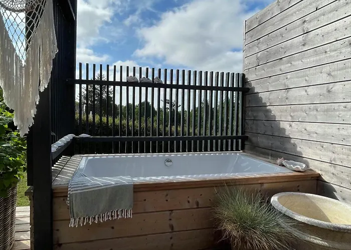 בית נופש Elegant Summer House Overlooking